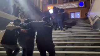 Esenyurtta bir genci dövüp kaçırmaya çalışan magandalar yakalandı