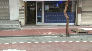 Esenyurtta bir kişi alışveriş yapmak için girdiği marketten çıkarken açılan ateş sonucu yaralandı