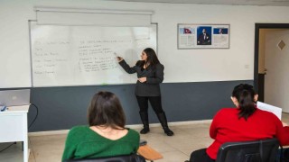 Esenyurtta Eğitimle güçlenen kadınlar bu kursta geleceklerine yön veriyor