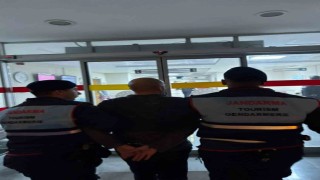 Eşine satırla dehşeti yaşattı