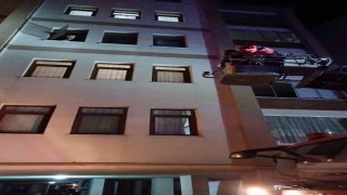 Evde uyuyakalan genç kız ekipleri alarma geçirdi