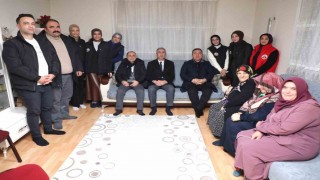Evi yanan kadına destek Erzincan Valiliğinden geldi