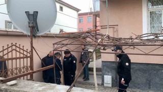 Evine çağırıp tartıştığı kişiyi tüfekle vurdu