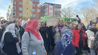 Eyüpsultanda eşi tarafından silahla vurularak öldürülen kadın son yolculuğuna uğurlandı