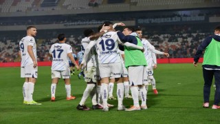 Fenerbahçe, Adanada golcüleriyle güldü