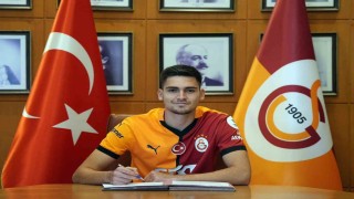 Galatasaray, iki genç futbolcunun sözleşmesini uzattı