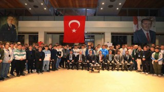 Gaziantepli öğrenciler Ahlatın tarihi ve kültürel alanlarını gezdi