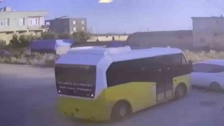 Gaziantepte minibüs ile hafif ticari araç çarpıştı: 2 yaralı