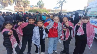 Gazzede Filistinliler ateşkes coşkusuyla sokaklara döküldü