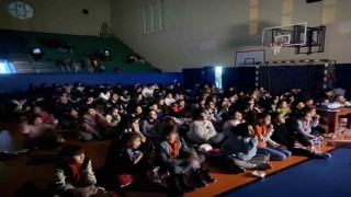 Gençler film gecesinde buluştu