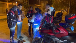 Gençlerden Polis ve Jandarmaya Çorba İkramı