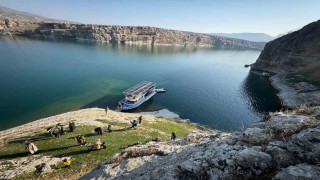 Gerger Kanyonları ziyaretçilerini ağırlıyor