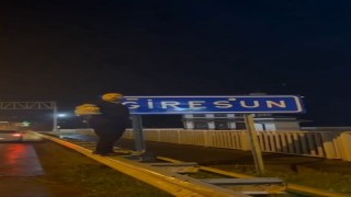 Giresuna gelişinde ilk yaptığı şey kirlenen şehir tabelasını temizlemek oldu