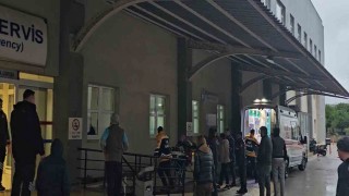 Gönende servis kazası: 4ü ağır 26 yaralı