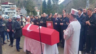 Görevi başında kalp krizi geçiren Uzman çavuş memleketi Giresunda son yolculuğuna uğurlandı