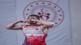 Güreş Sporcusu Başar, Ankaradan gümüş madalya ile döndü
