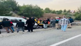 Hafif ticari araç menfeze savruldu: 6 yaralı