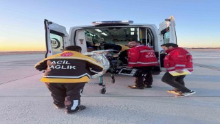 Hakkarideki hasta ambulans helikopterle Vana nakledildi