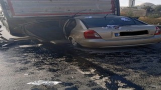 Hatayda otomobil tırın altına girdi: 2 kişi yaralandı