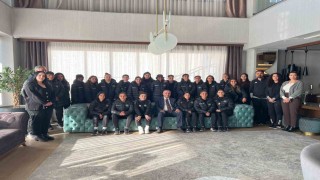 Hiltondan Yüksekovaspor Kadın Futbol Takımına moral kahvaltısı