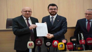 Hüseyin Okandan mazbatasını aldı