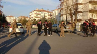 Husumetli gruplar arasında karakol çıkışında silahlı kavga: 4 yaralı