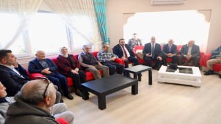 Huzur evindeki yaşlı çınarlarla bir araya geldiler