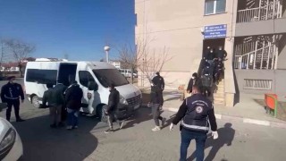 Iğdırda 9 düzensiz göçmen yakalandı, 1 şüpheli tutuklandı