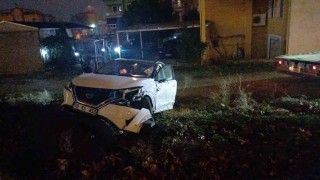 İki araca çarptı, kazadan yara almadan kurtuldu: O anlar kamerada