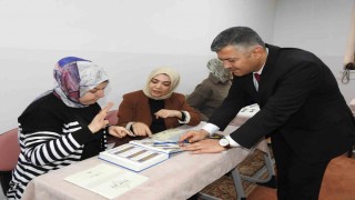 İşitme engelli 15 kadın kursiyer, işaret diliyle Kuran-ı Kerim öğreniyor