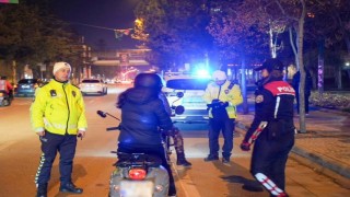 Ispartada 1 saatlik denetimde 7 araç trafikten men edildi