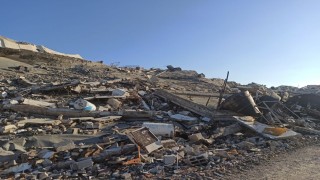 İsrailin Netzarim Koridorunun bir kısmından çekilmesinin ardından Al-Zahra kentine dönenler yıkımla karşılaştı