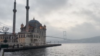 İstanbul Boğazında sis etkili oluyor