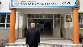 İzmirde 46 yıllık öğretmene duygusal veda