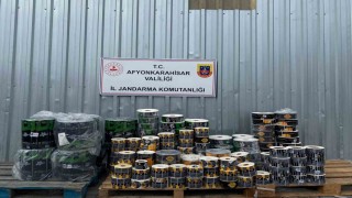 Jandarma 30 ton taklit üretim kaşar ve beyaz peynir ele geçirdi