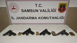 Jandarma bir evde 4 adet tabanca ele geçirdi