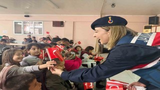 Jandarma ekipleri Yenipazarda öğrencileri bilgilendirdi