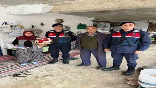 Jandarma gazileri yalnız bırakmıyor