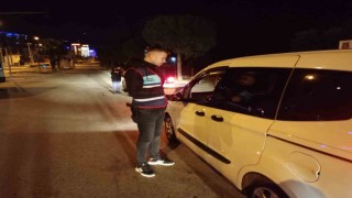 Jandarma günübirlik kiralanan ev ve araçları denetledi