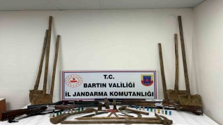 Jandarmadan define avcılarına suçüstü: 5 gözaltı