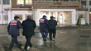 Jandarmanın 3 aylık takibi sonunda 2 göçmen kaçakçısı yakalandı