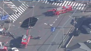 Japonyada yol çöktü, oluşan dev çukura kamyonet düştü