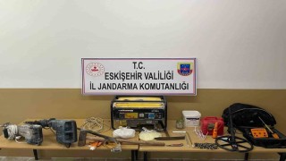 Kaçak kazı yapan 2 şüpheli suçüstü yakalandı