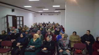 Kadın Akademisi programının ilk dersi medya okuryazarlığı
