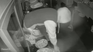 Kafe hırsızı kamerada