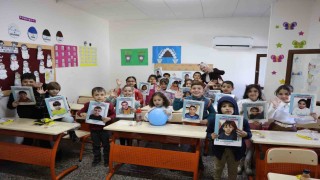 Kahramanmaraştaki konteyner kentte karne heyecanı