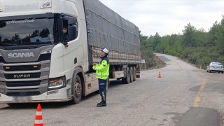 Karacasuda ağır tonajlı araçlar denetlendi