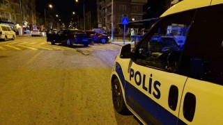 Karamanda 2 kişinin yaralandığı kaza anı kamerada
