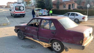 Karamanda Fiat Tofaş ile motosiklet çarpıştı: 2 yaralı