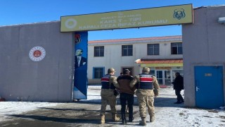 Karsta 4 yıl hapis cezası bulunan 2 kişi yakalandı